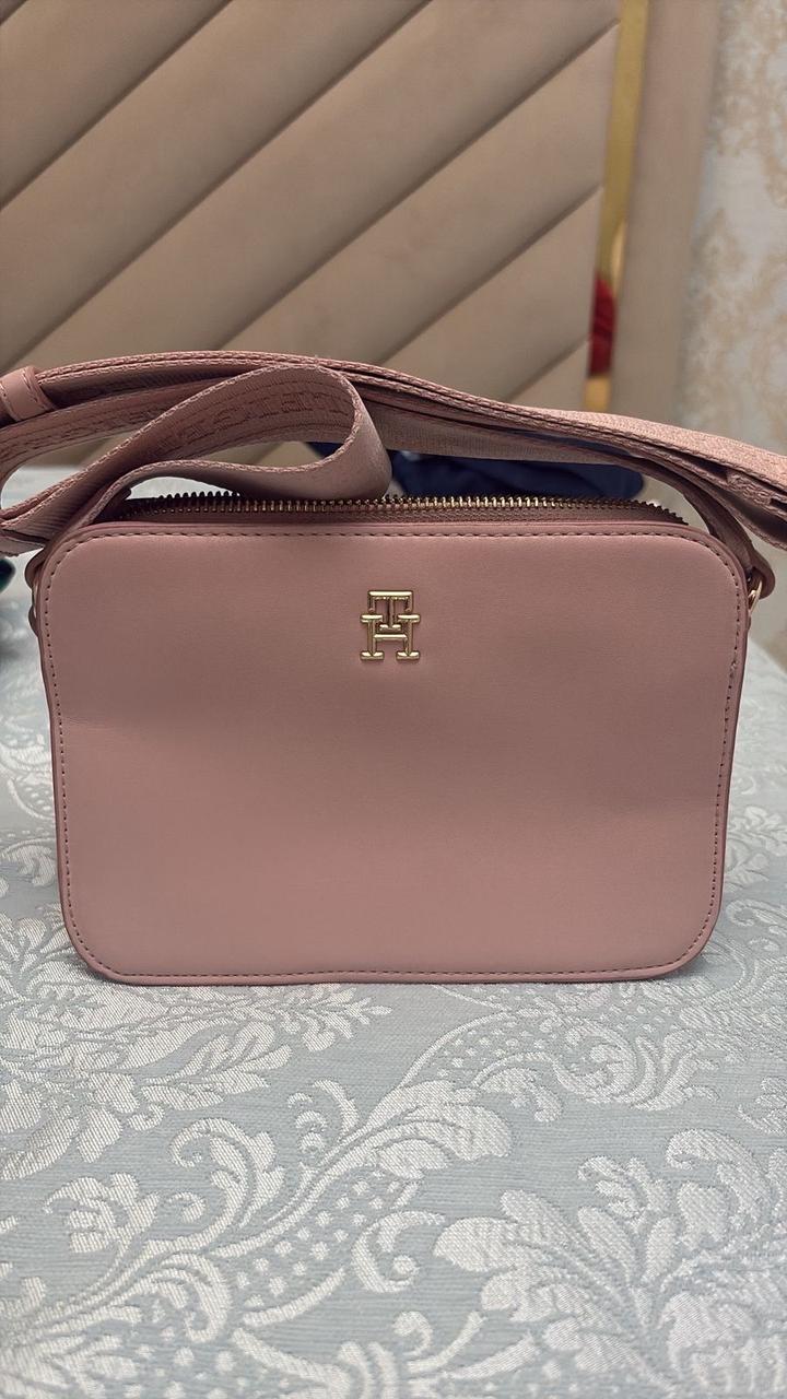Кроссбоди от Tommy Hilfiger
