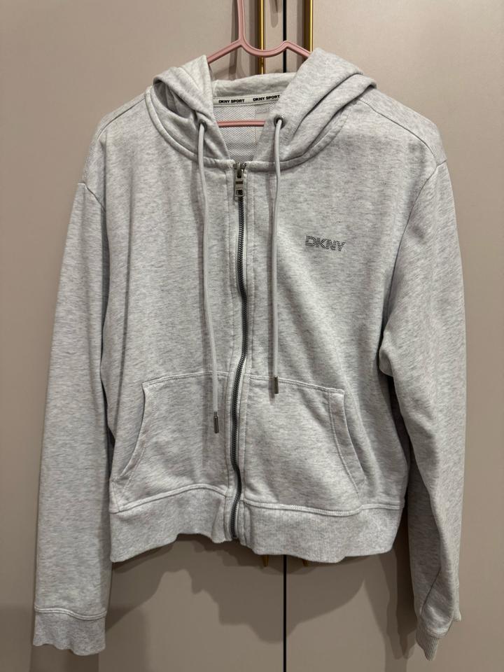 DKNY
