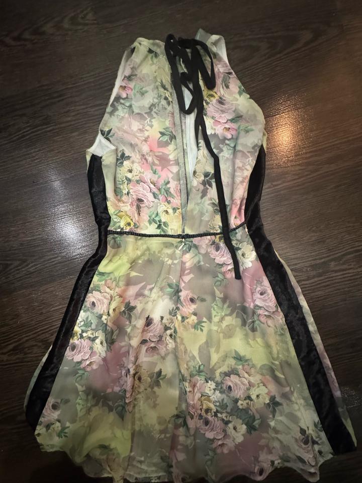 GUESS Платье