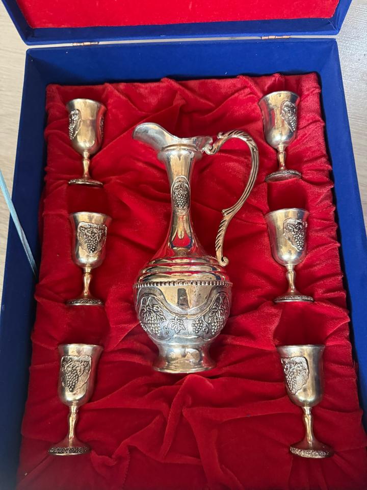 Набор для вина с кувшином и фужерами
