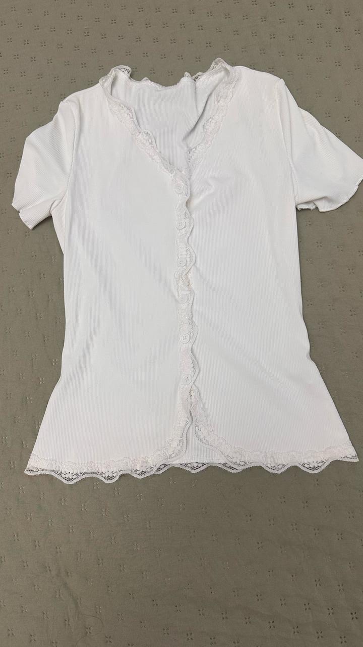 Футболки и кофточки размер S,Xs, продам корзиной