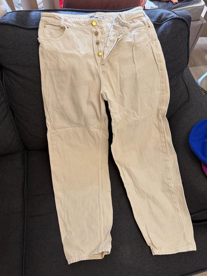 Джинсы Zara