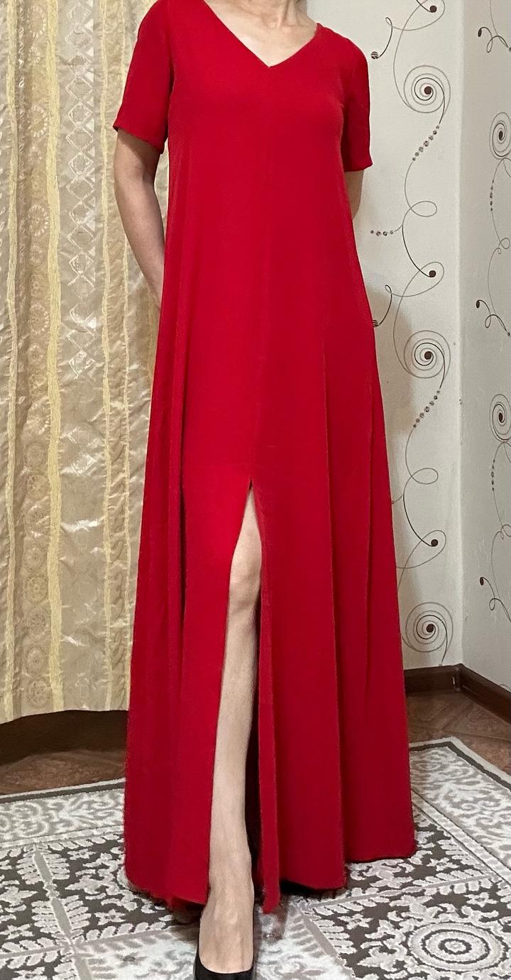 Красное платье с бахромой