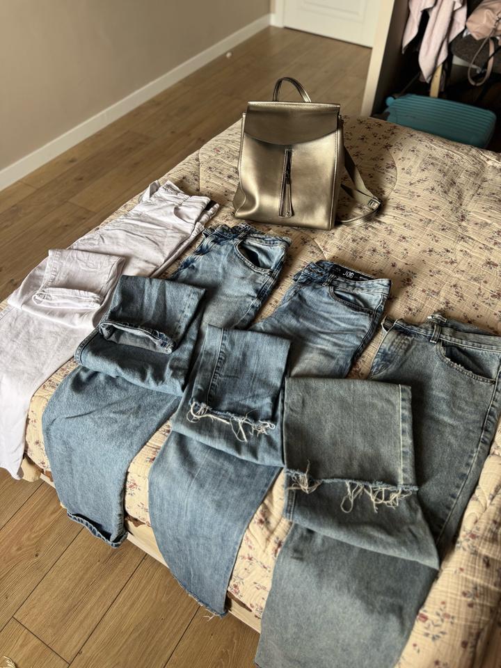 Armani Exchange, Love republic, Zara,...