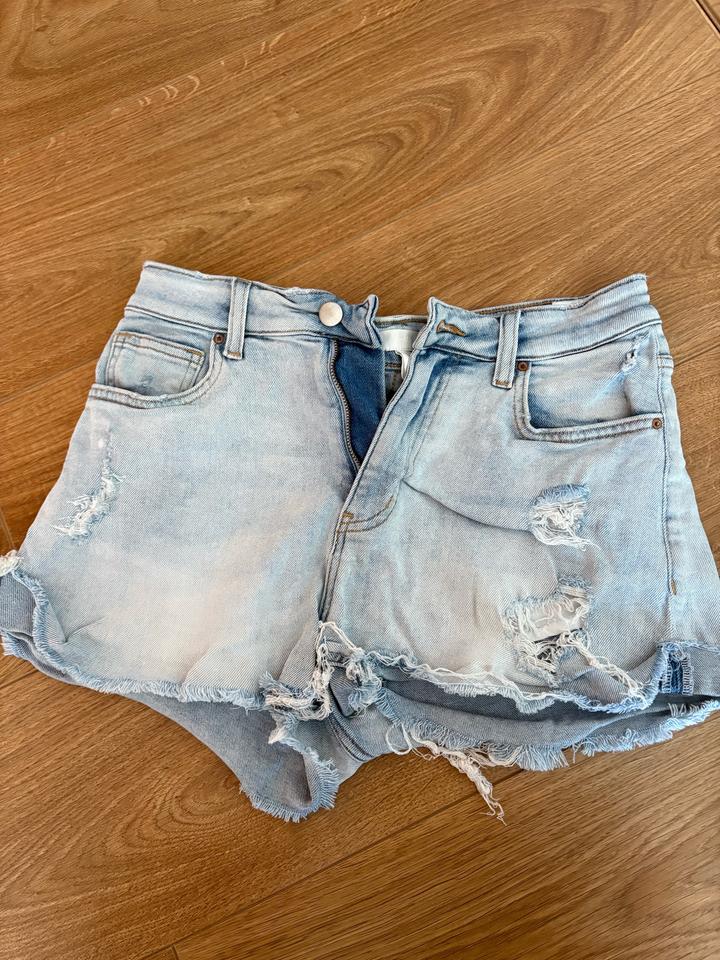H&M