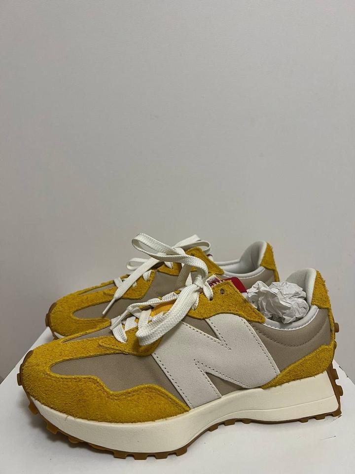 New Balance 327