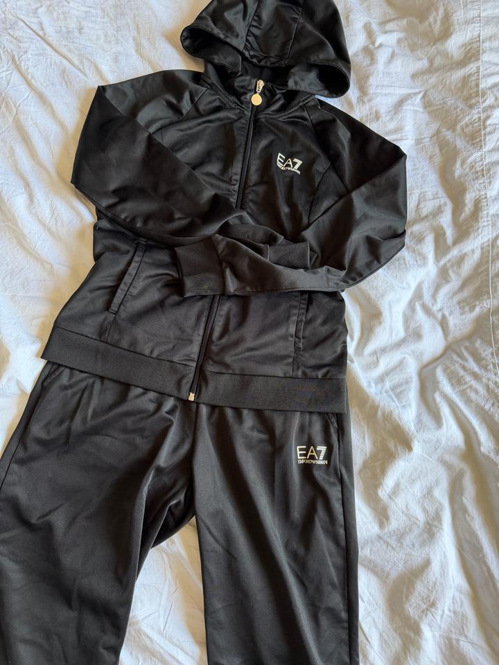 Спортивный костюм EA7 Emporio Armani