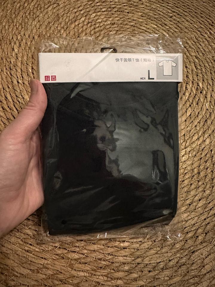Футболки от бренда Uniqlo