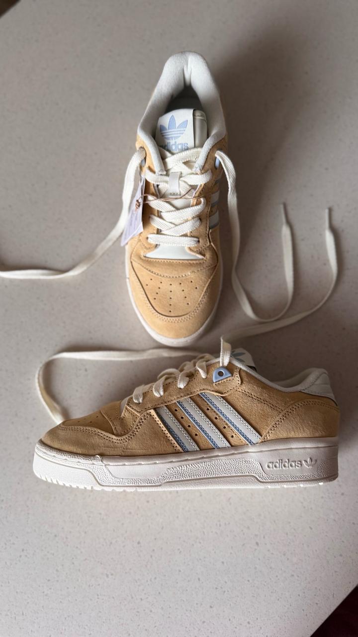 Кроссовки adidas rivalry