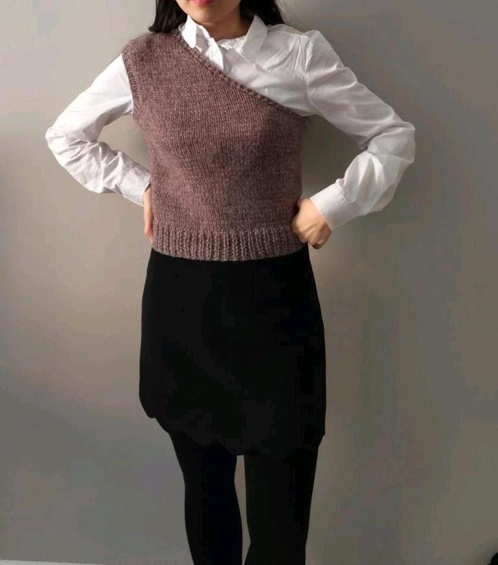 Handmade (ручная работа) Жилетка вязаная на одно плечо, ручная работа