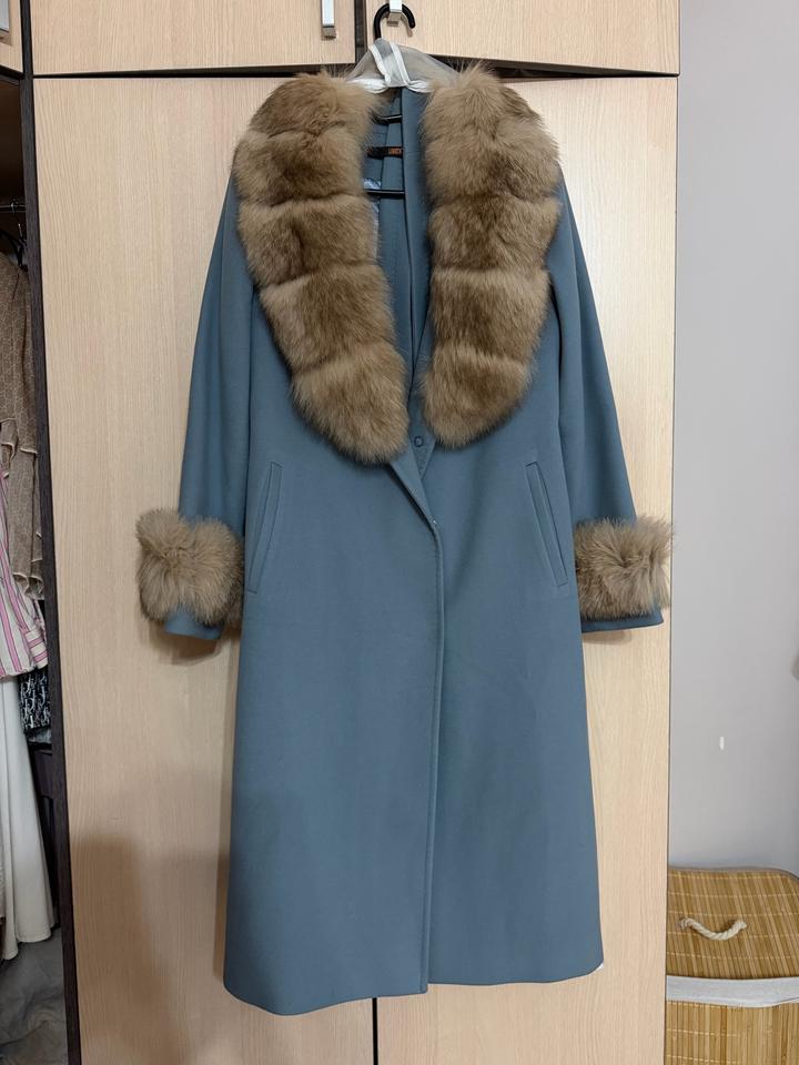 Пальто LORETA с меховым воротником