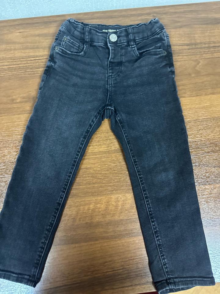 Чёрные джинсы Zara на рост 98