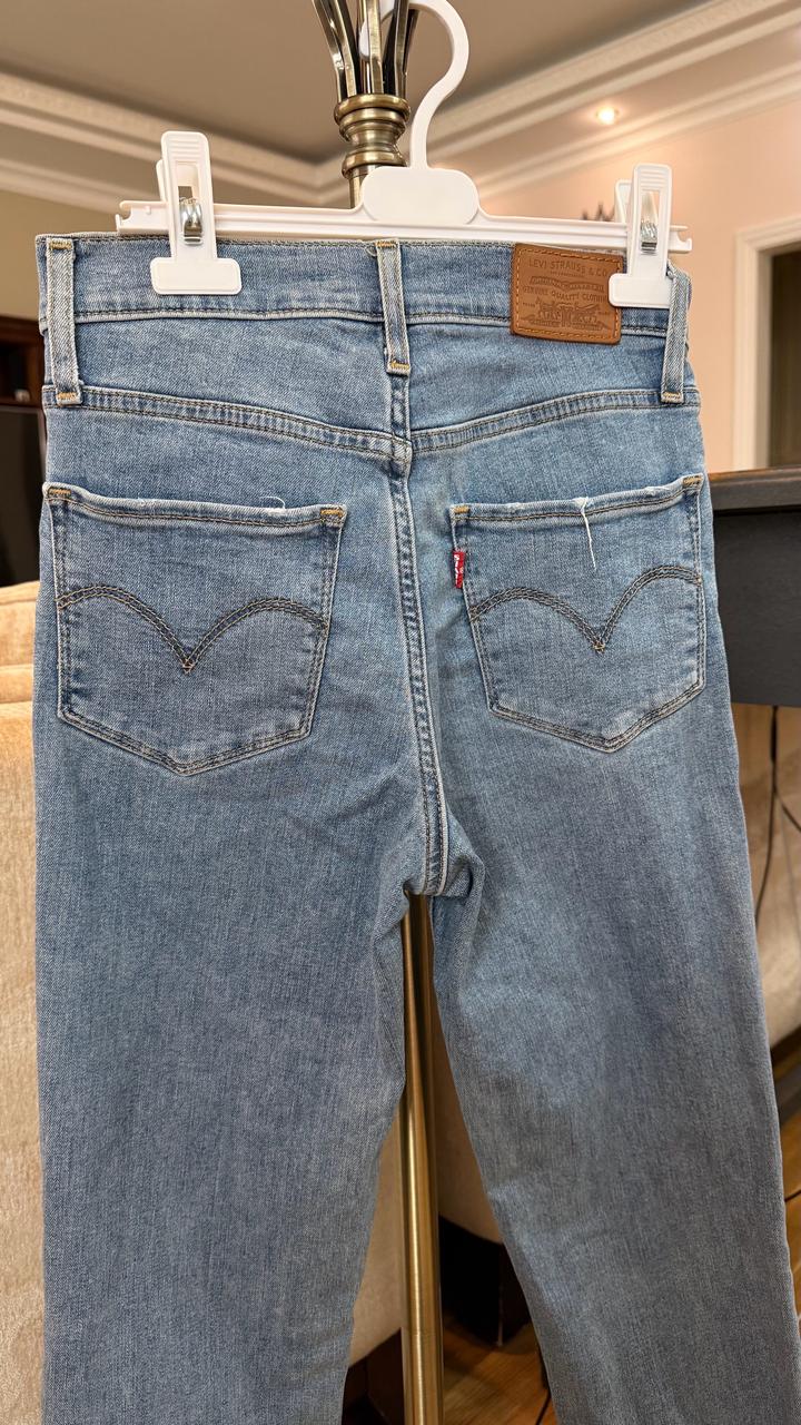 Levi's