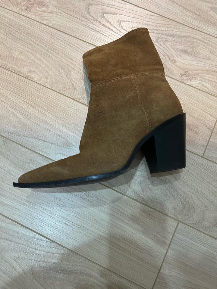 Ботильоны ZARA из замши с острым носом