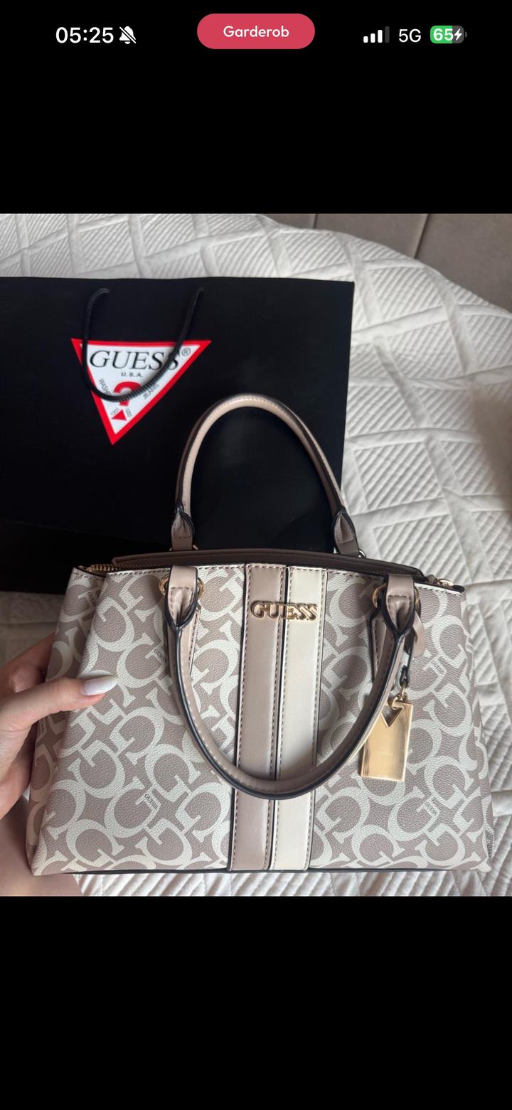 Сумка Guess