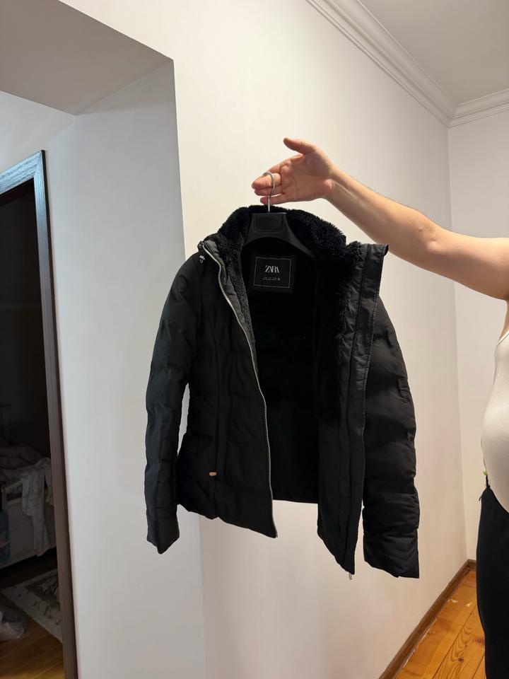 Пуховик Zara с капюшоном