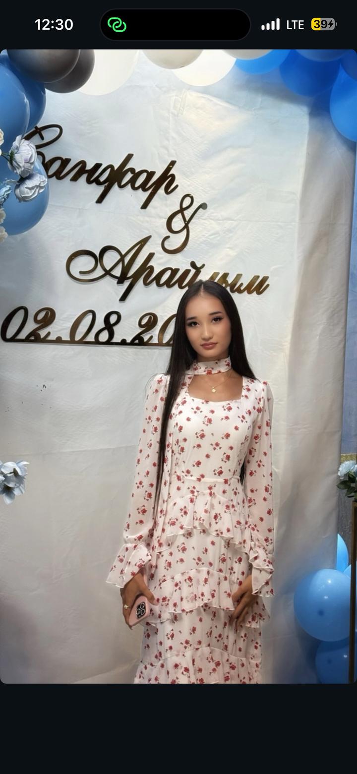 Платье в цветочный принт с воланами