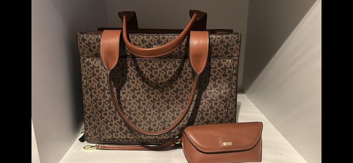 Сумка DKNY с чехлом для очечником