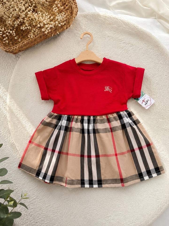 Burberry Платье для девочки
