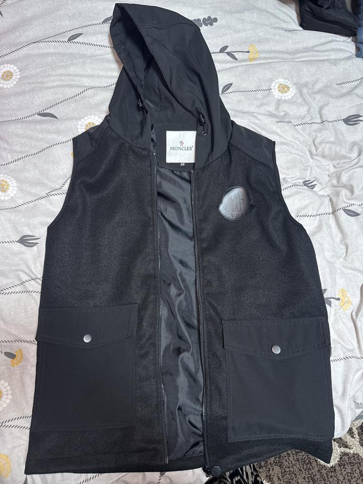 Жилет Moncler