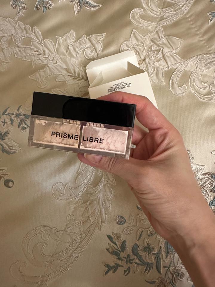 Рассыпчатая пудра Givenchy Prisme Libre