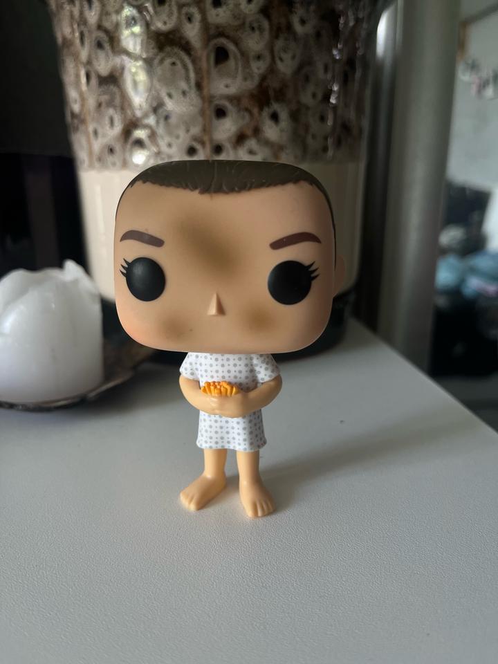 Funko POP! Television: Stranger Things — Eleven in Hospital Gown (#511)