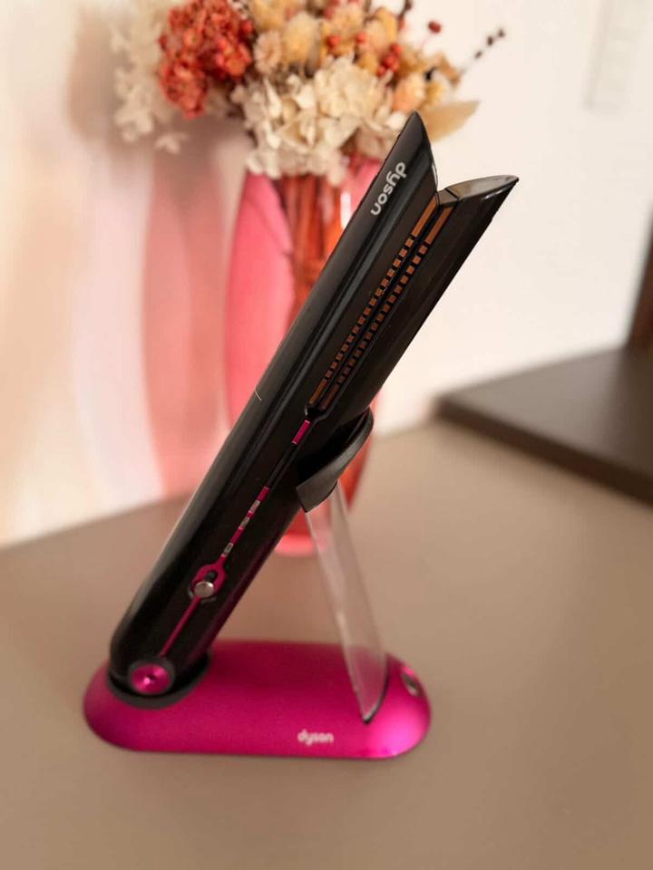 Dyson straightener