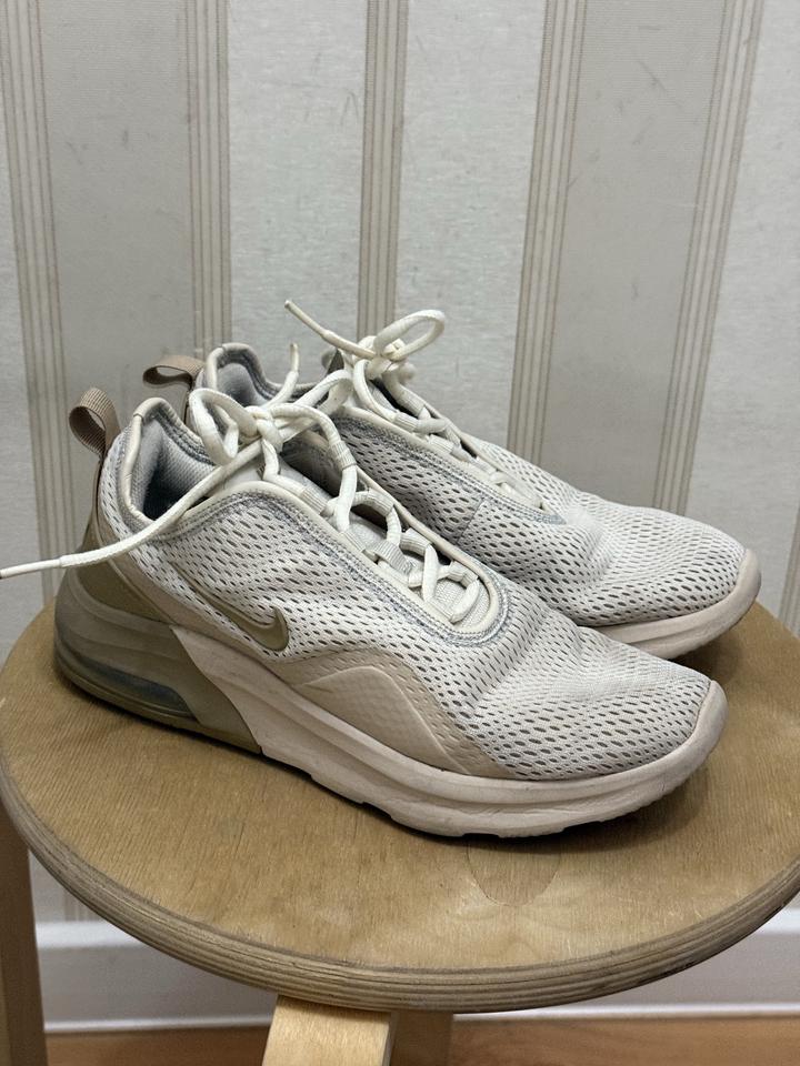 Кроссовки Nike