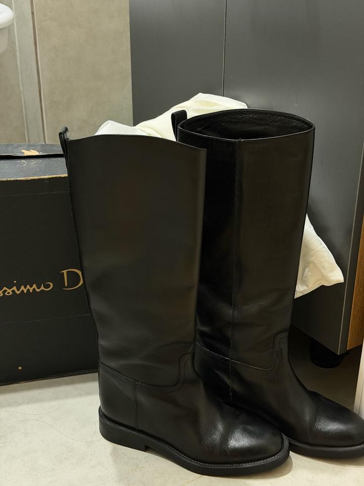 Женские кожаные сапоги Massimo Dutti