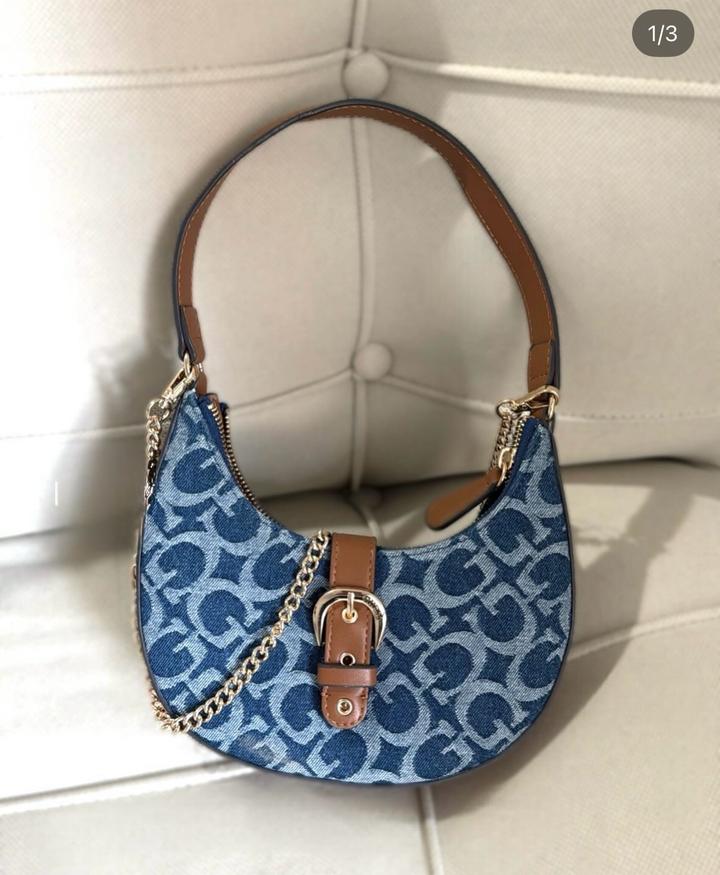 Сумка багет Guess