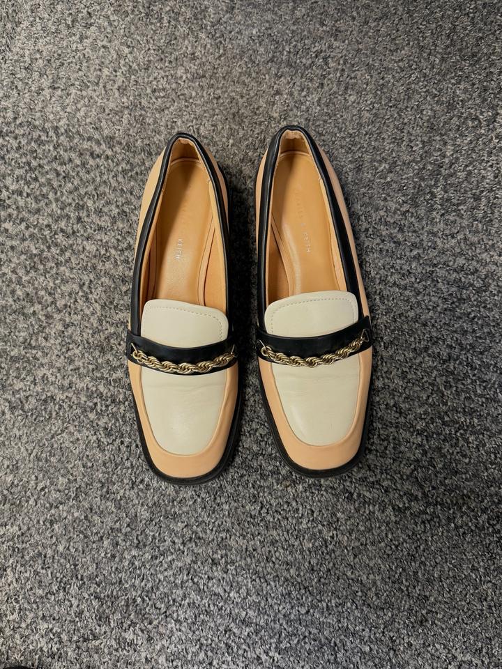Лоферы Charles & Keith