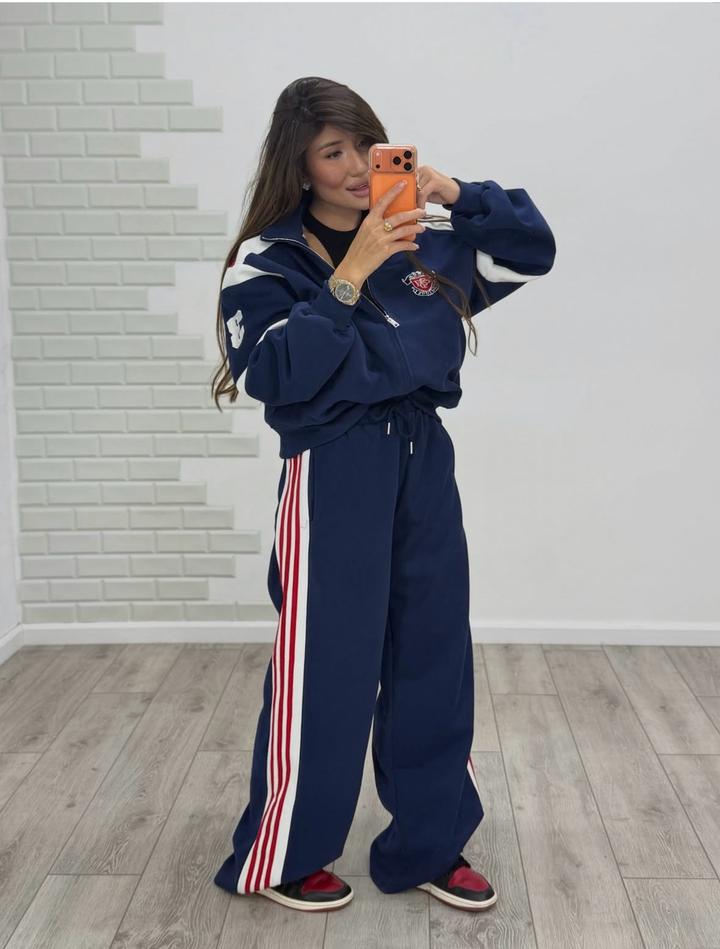 Спортивный костюм adidas