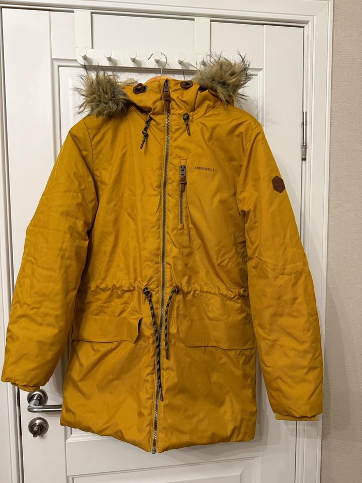Подростковая зимняя куртка Merrell с капюшоном и мехом