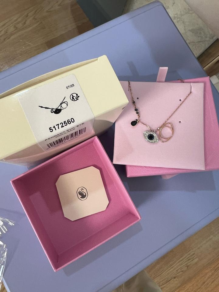 Swarovski колье