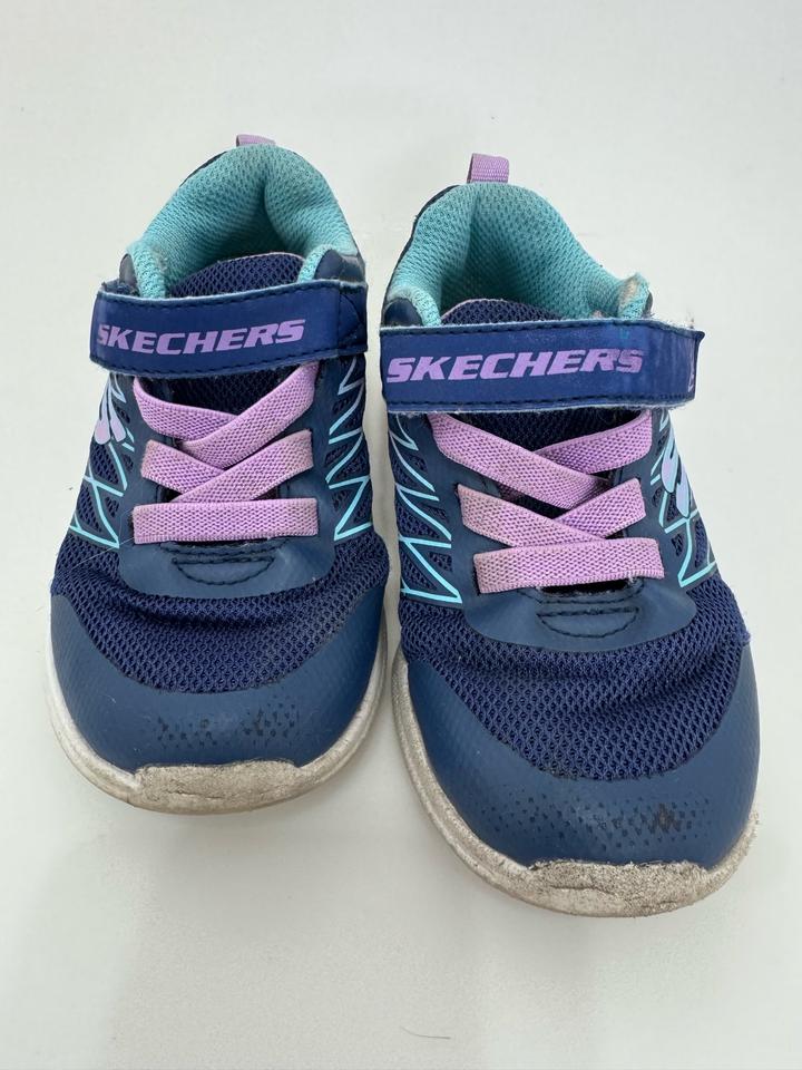 Skechers