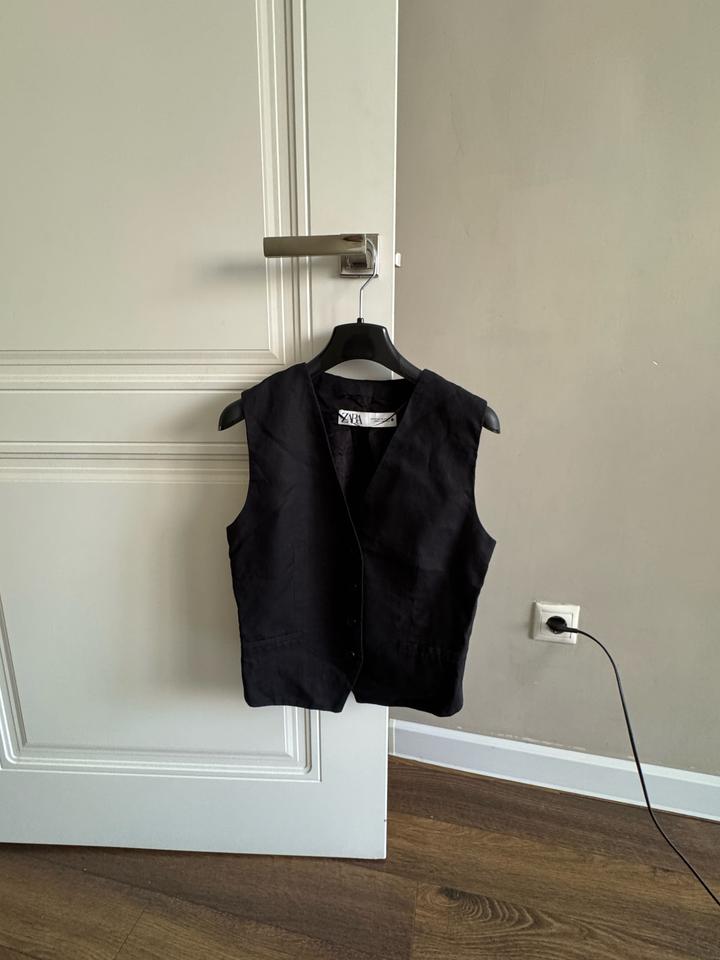 Жилет ZARA