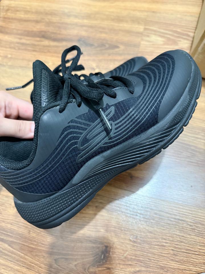 Skechers