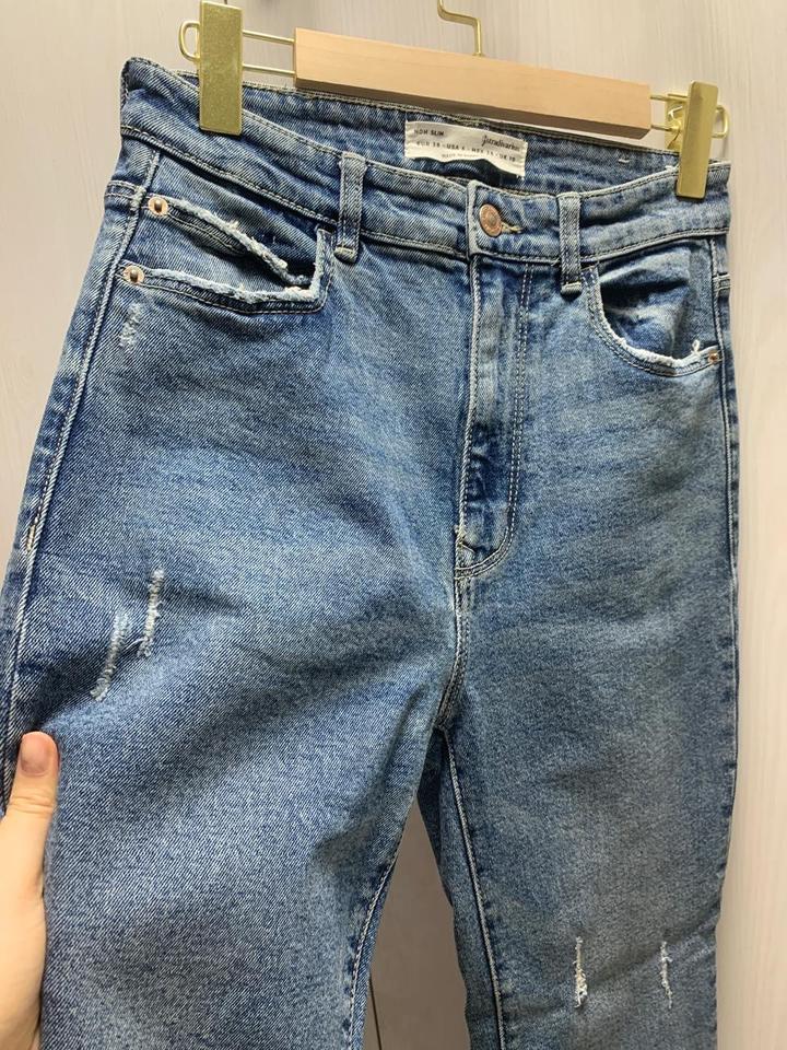 Джинсы Stradivarius Mom Slim
