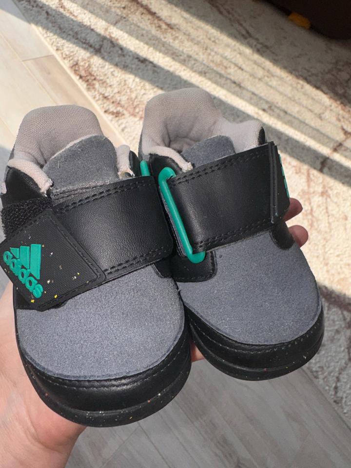 Кроссовки adidas детские