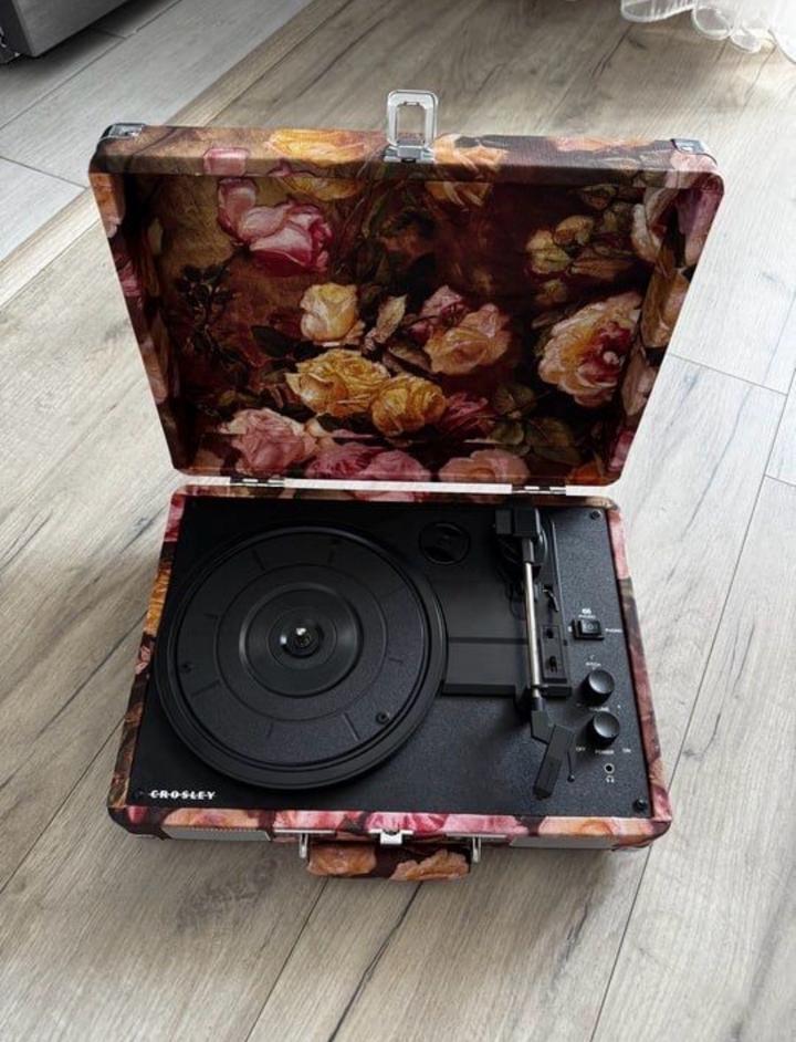 Crosley. Проигрыватель виниловых пластинок