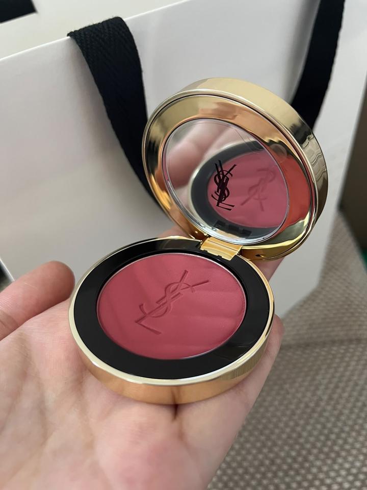 Румяна Yves Saint Laurent в оттенке 54.