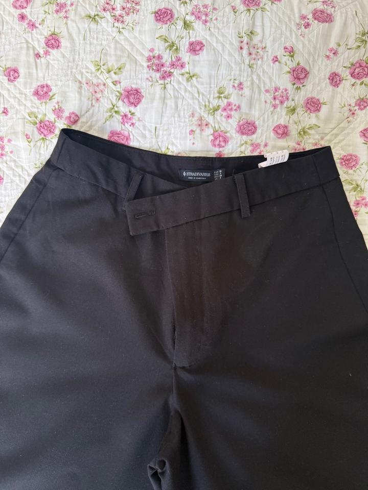 Брюки черные Stradivarius
