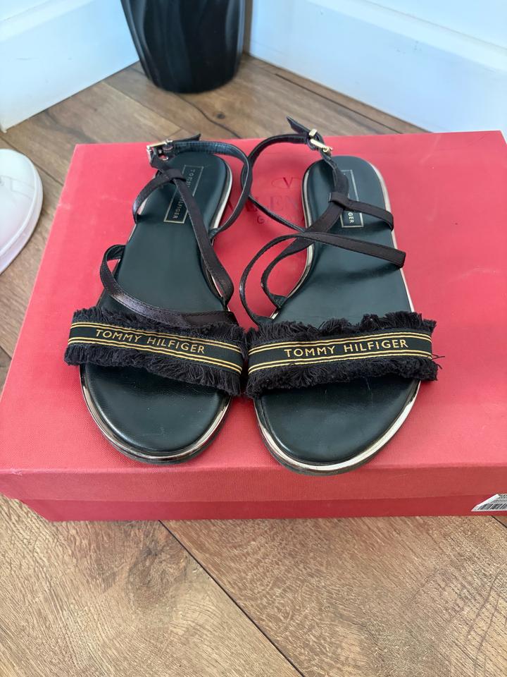 Tommy Hilfiger