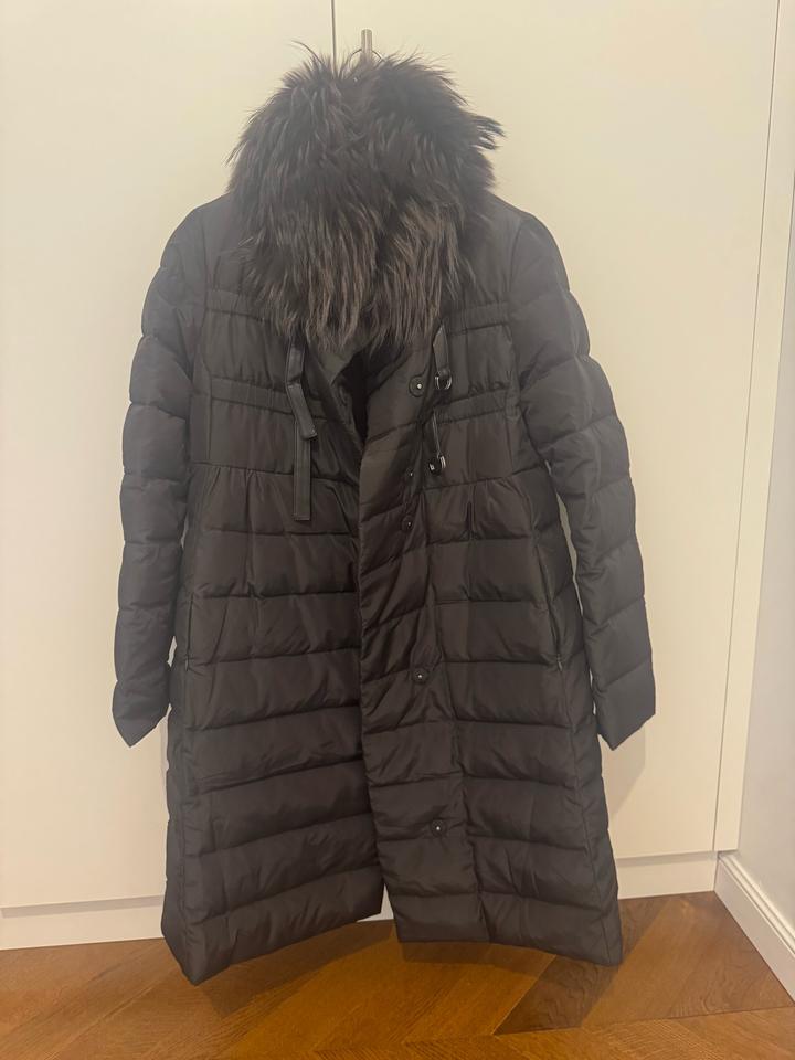 Пуховик Moncler