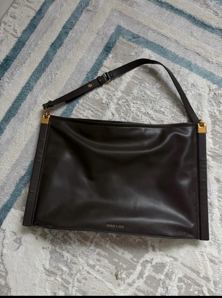 Сумка Charles & Keith