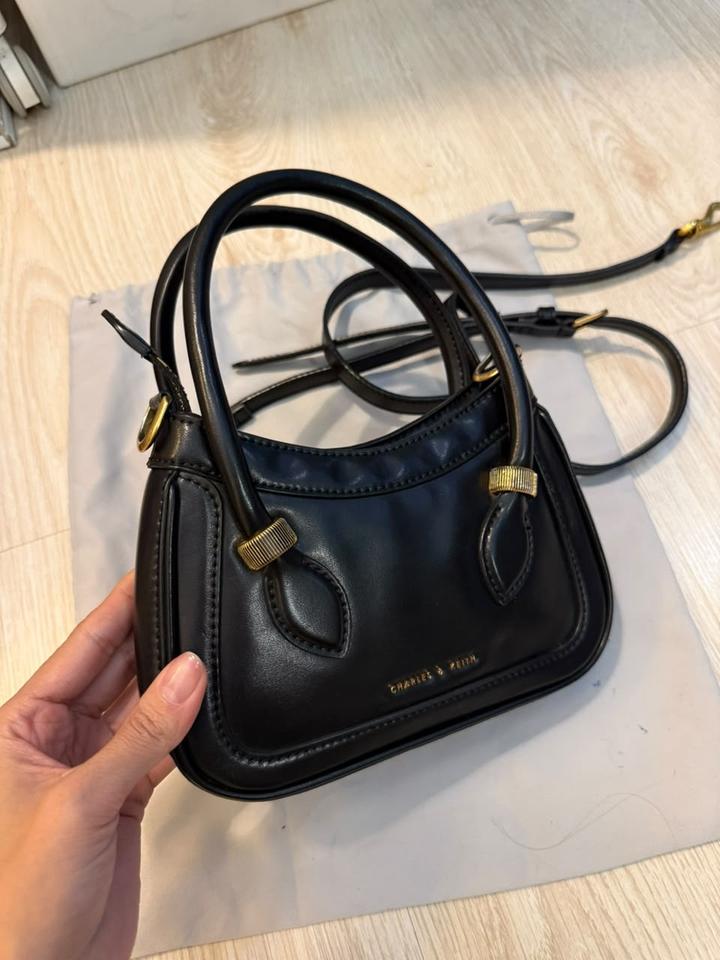 Сумка Charles & Keith