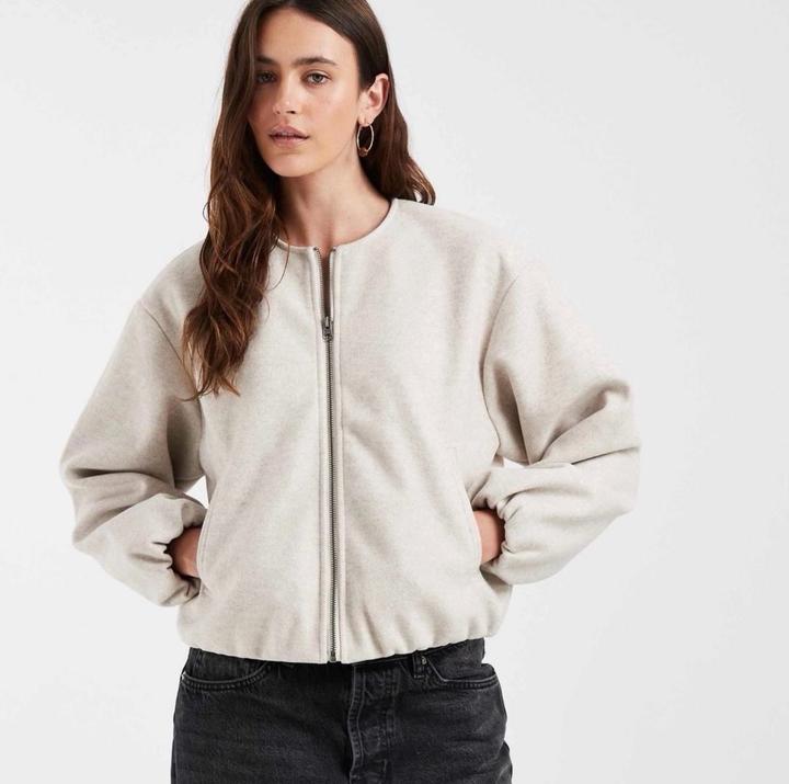 Бомбер Zara