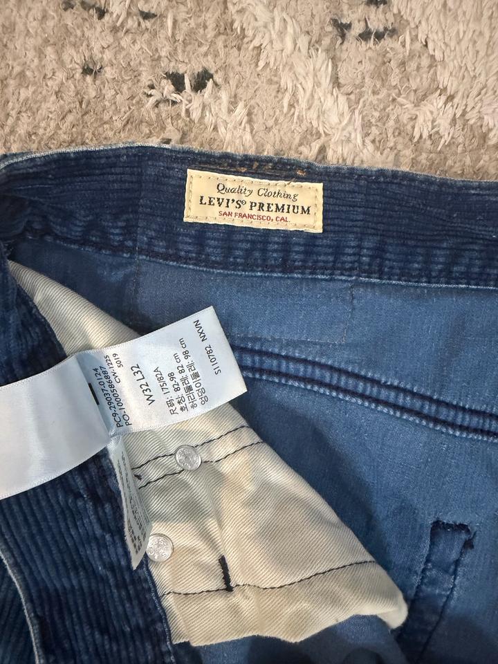 Levi's