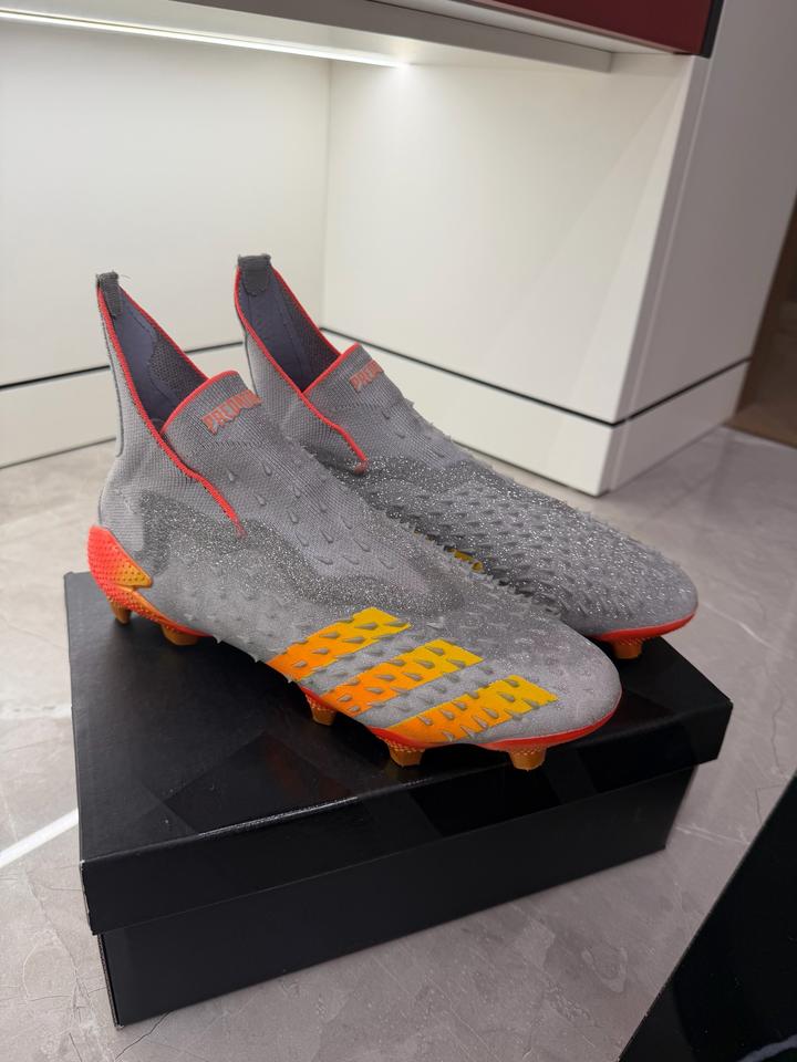 Футбольные бутсы adidas Predator