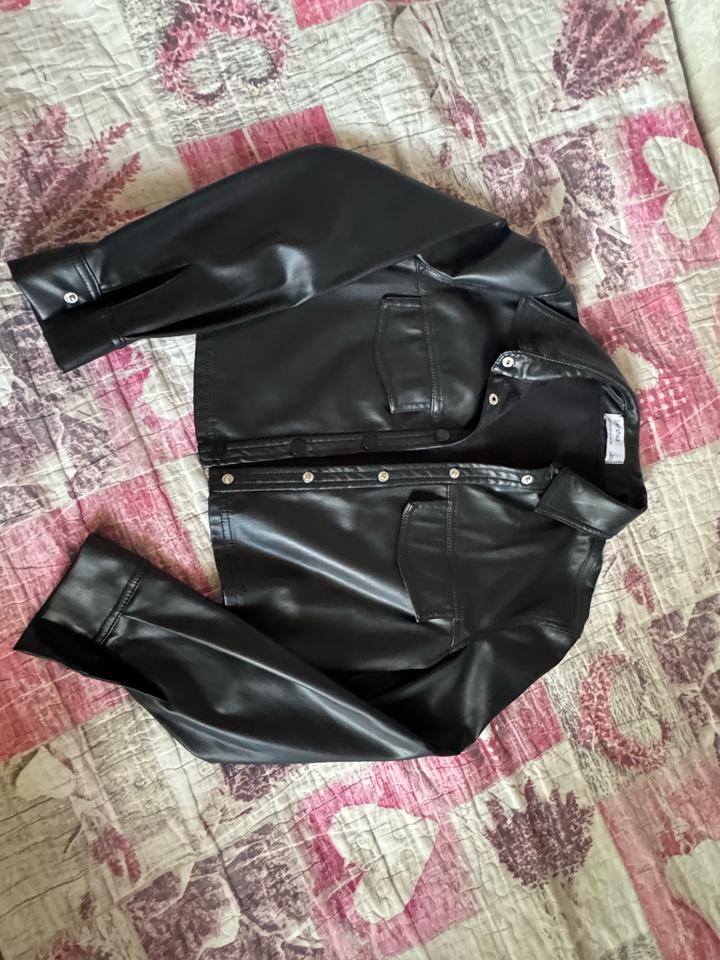 Bershka Кожанная короткая куртка